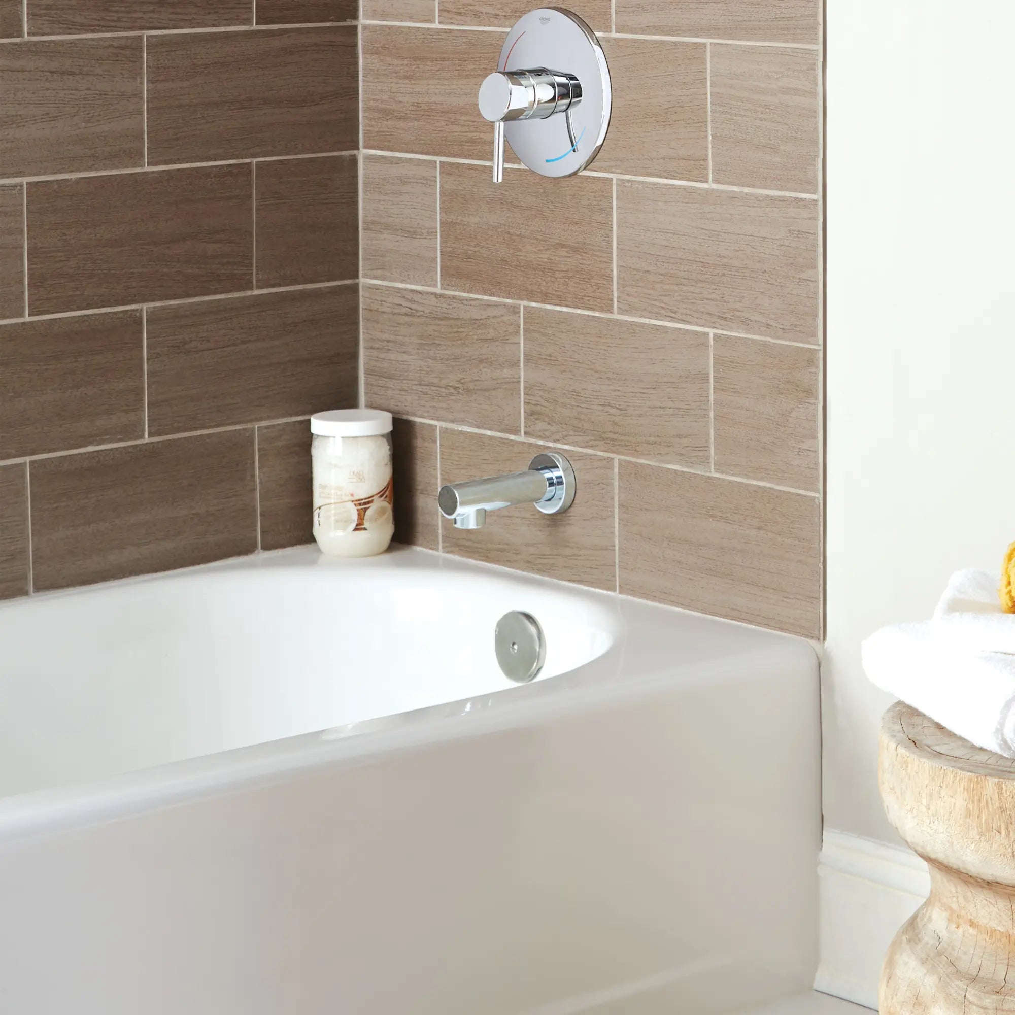 [13274001] Concetto Tub Spout -  CHROME