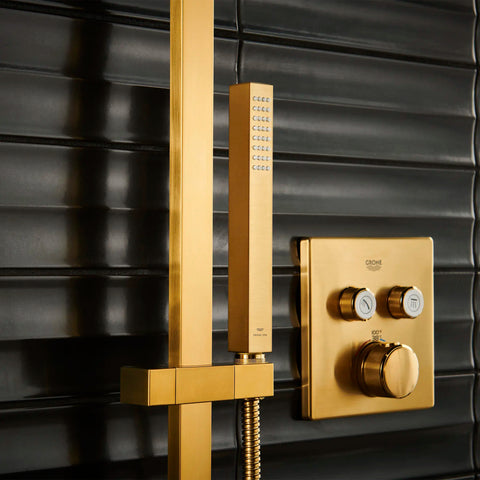 euphoria-cube-stick-hand-shower-1-spray-1-75-gpm-6-6-l-min-brushed-cool-sunrise-brushed-gold-165883_grohtherm_environmentcloseup_26867gn0_29141gn0_0001_aug2023_cdnwebp-webp