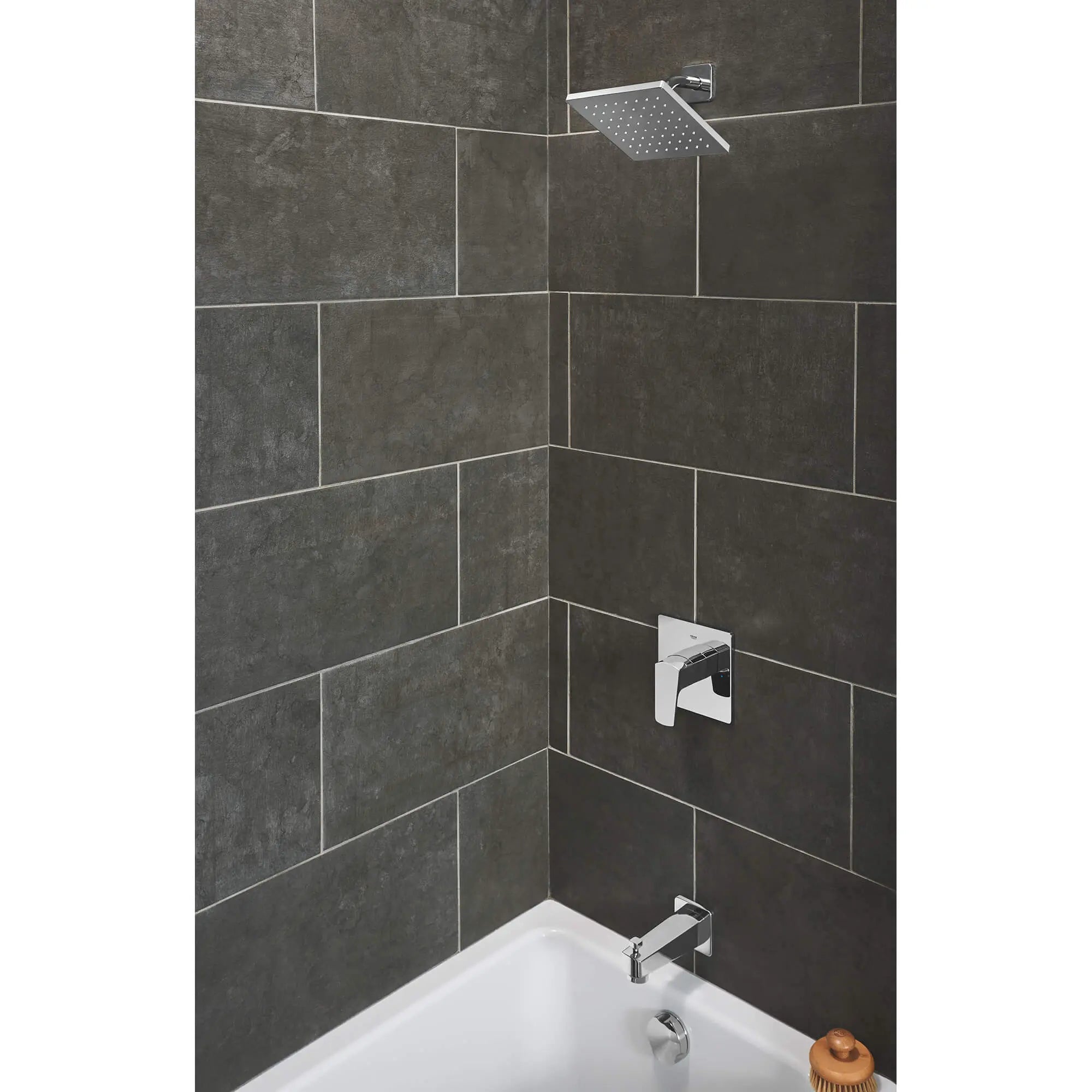 [35097000] Tallinn Pressure Balance Valve Bathtub/shower Combo Faucet - Chrome - CHROME