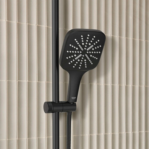 rainshower-hand-shower-3-sprays-1-75-gpm-6-6-l-min-matte-black-177115_smartactive_environmentcloseup_266032430_265522430_0001_sept2023_cdnwebp-webp