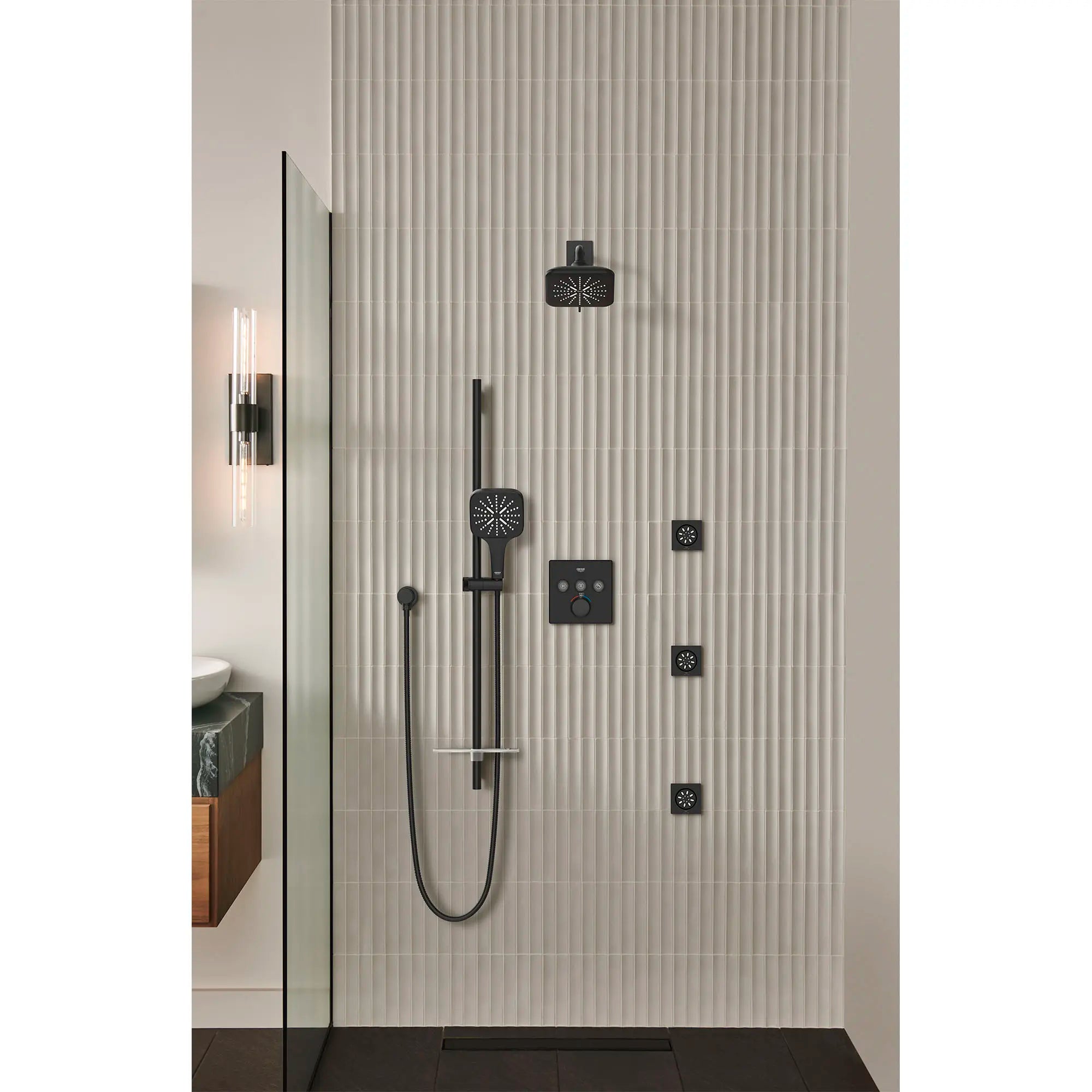 Rainshower Hand Shower - 3 Sprays, 1.75 GPM (6.6 L/min) // MATTE BLACK // 177118_SmartActive_EnvironmentCloseUp_267972430_266032430_265522430_268452430_291422430_0001_Sept2023_CDNwebp.webp