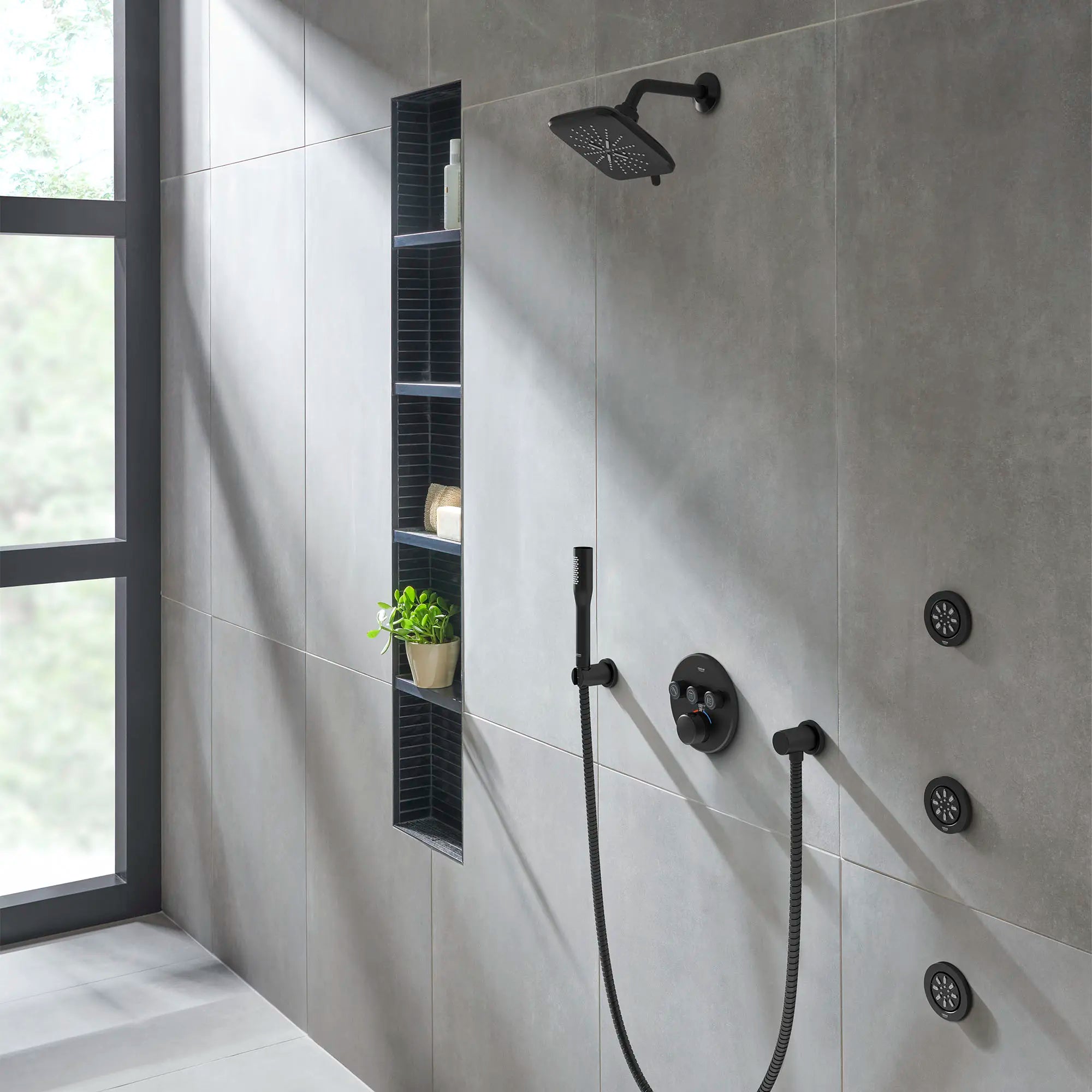 Rainshower Wall Mount Hand Shower Holder // MATTE BLACK // 186034_SmartActive_EnvironmentCloseUp_291382430_264662430_270742430_0001_Aug2023_CDNwebp.webp