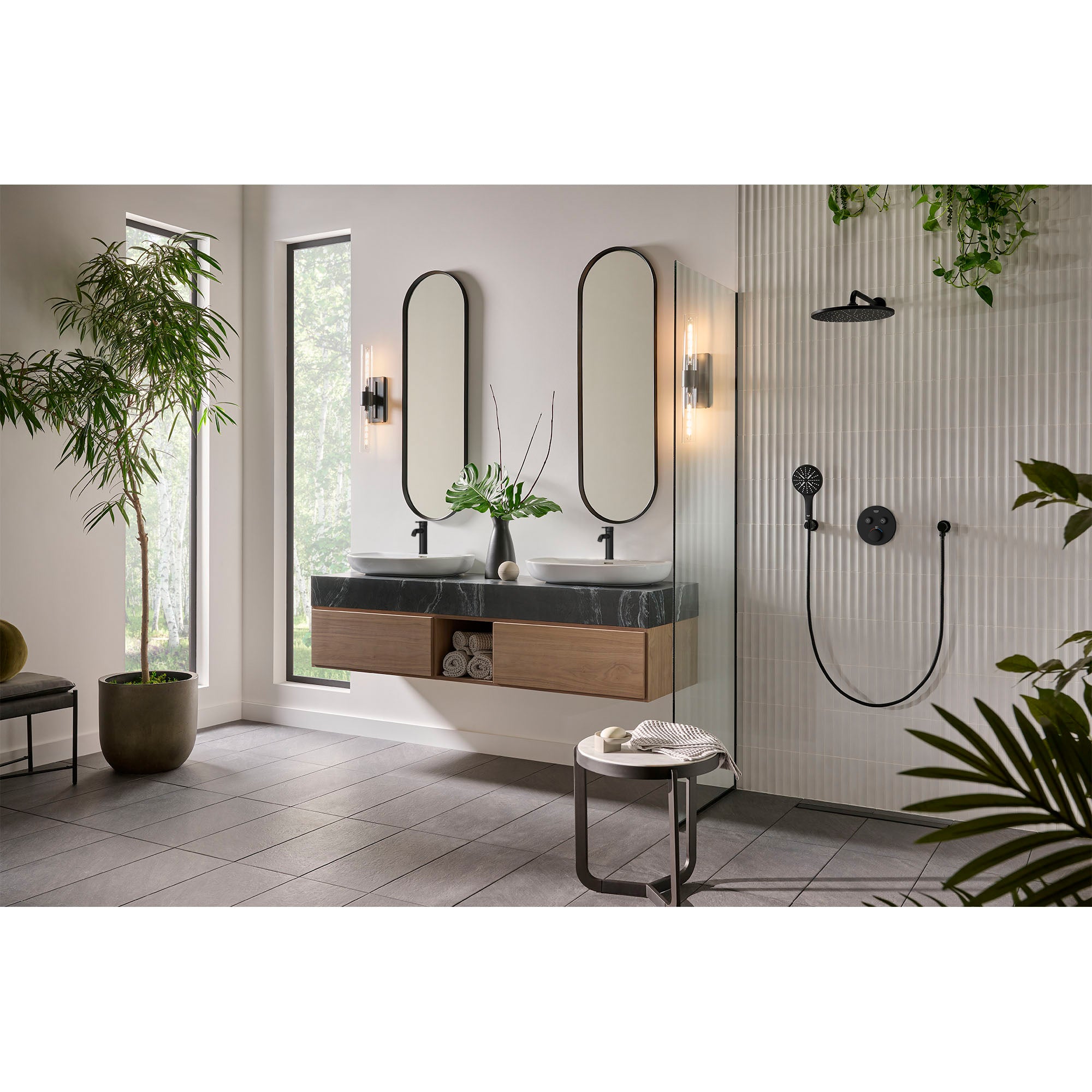 249804_Shower_1A_EnvironmentFull_1097862430_0001_OCT2024_original // MATTE BLACK //